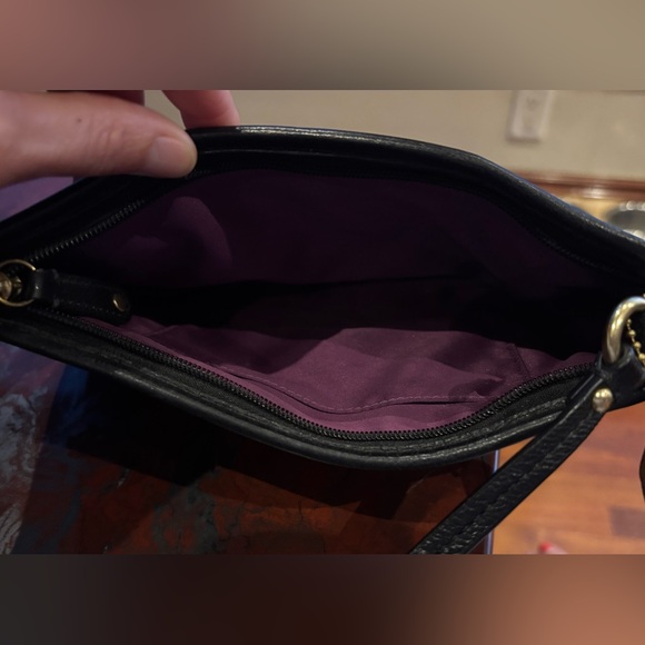 Authentic Coach Small Purse with shoulder strap - Picture 10 of 10